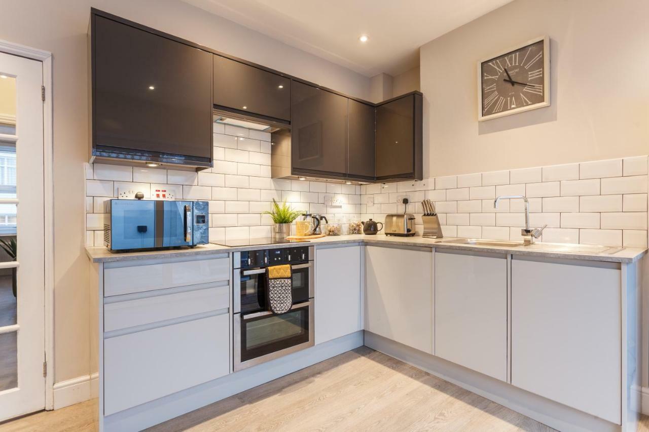 Appartement Stylish Town Centre House - 300Mbps, Parking & Sunny Decking à Bornemouth Extérieur photo