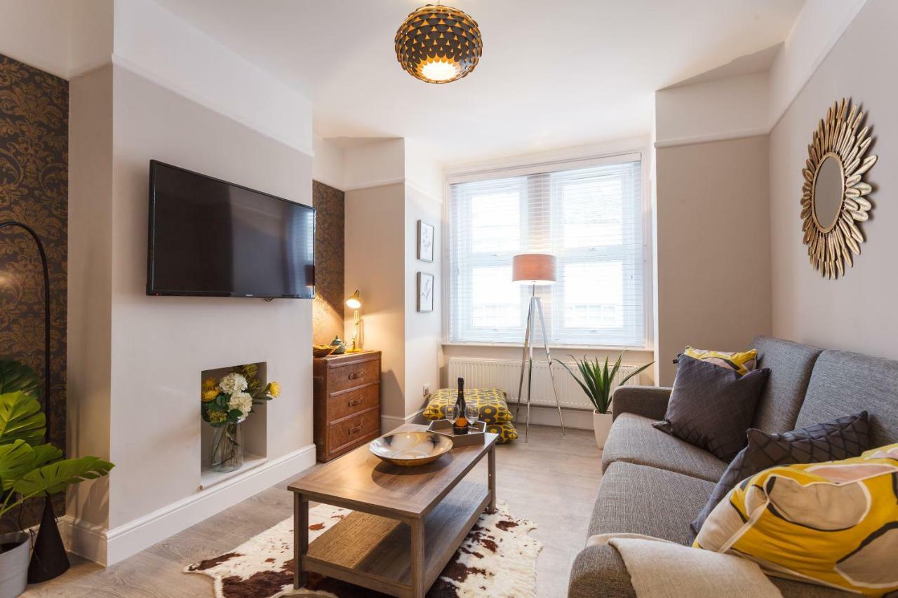 Appartement Stylish Town Centre House - 300Mbps, Parking & Sunny Decking à Bornemouth Extérieur photo