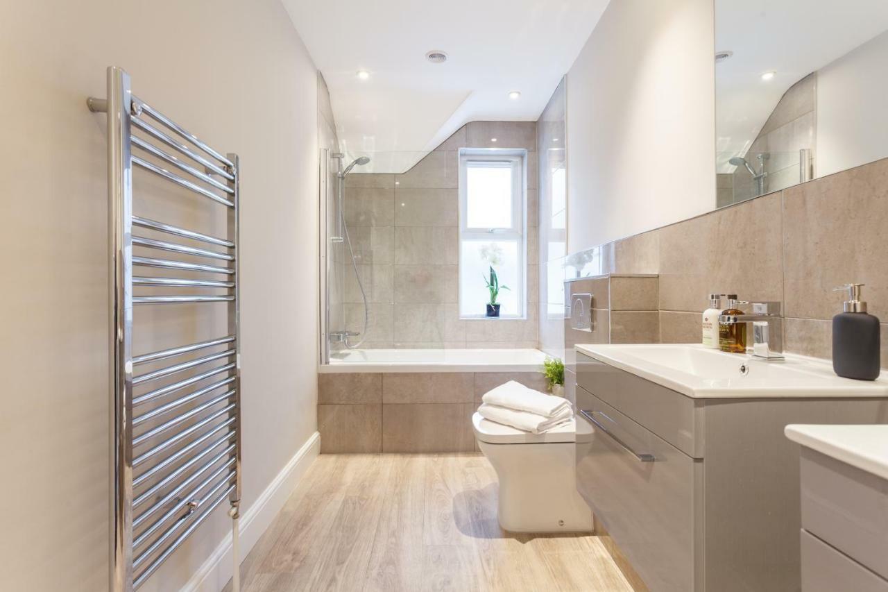Appartement Stylish Town Centre House - 300Mbps, Parking & Sunny Decking à Bornemouth Extérieur photo